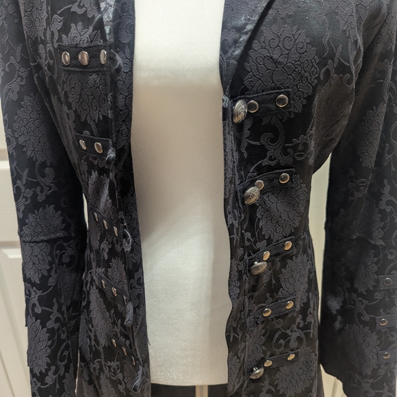 Elegant Black Brocade Women's Coat - Picture 5 of 7